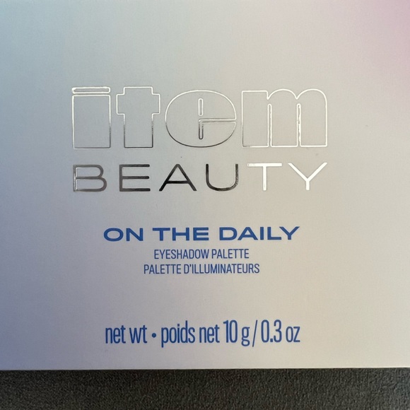 Item Beauty On the Daily Eyeshadow Palette, New in Box, Full Size, 10 Shades - Picture 2 of 6